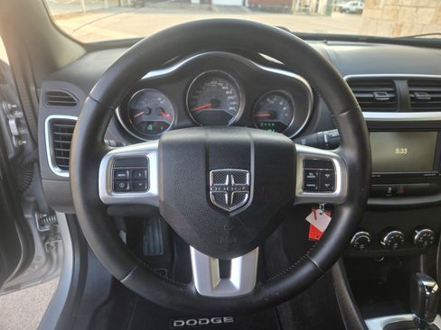 Used 2011 Dodge Avenger Heat image 12