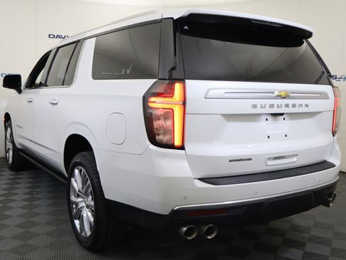 Used 2021 Chevrolet Suburban High Country w/ Premium Package image 9