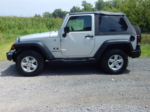 Used 2007 Jeep Wrangler X AWD/4WD image 2