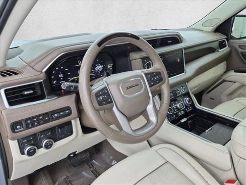 Used 2024 GMC Yukon XL Denali w/ Advanced Technology Package AWD/4WD image 10