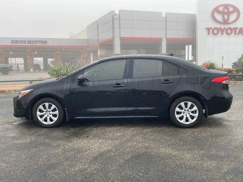 Used 2025 Toyota Corolla LE image 6