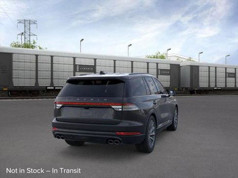 New 2026 Lincoln Aviator AWD image 8