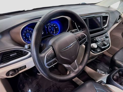Used 2021 Chrysler Voyager Lxi FWD image 7