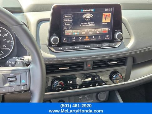 Used 2025 Nissan Rogue SV FWD image 21