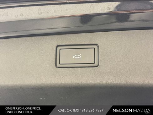 Used 2025 Volkswagen Tiguan SE AWD/4WD image 47