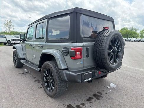 Used 2021 Jeep Wrangler Unlimited Sahara w/ Cold Weather Group AWD/4WD image 13
