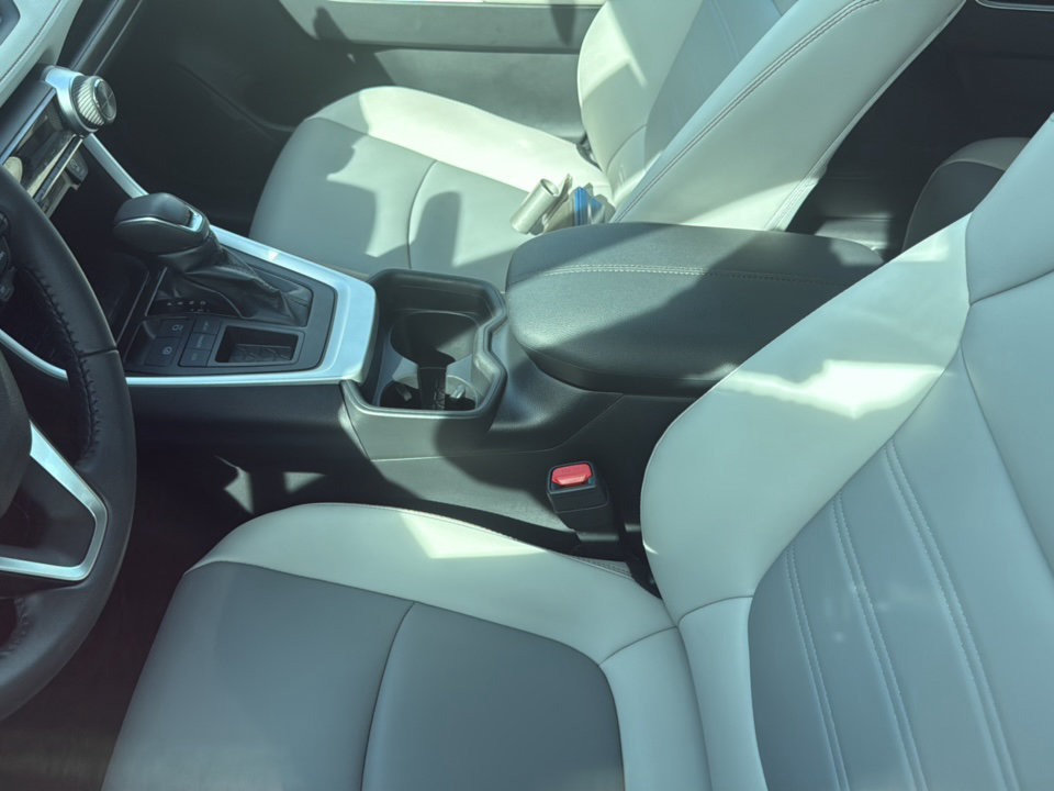 Used 2021 Toyota RAV4 XLE Premium w/ Carpet Mat Package (TMS) FWD image 2