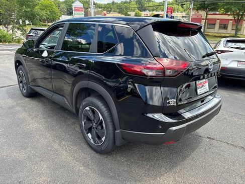 Certified 2026 Nissan Rogue SV AWD/4WD image 5
