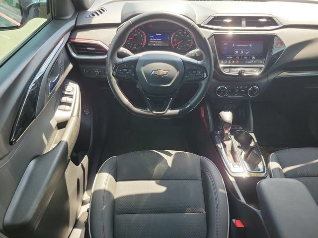 Used 2023 Chevrolet TrailBlazer RS w/ Sun and Liftgate Package FWD image 13
