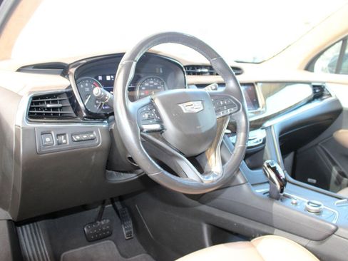 Used 2020 Cadillac XT6 Premium Luxury w/ Platinum Package AWD/4WD image 16