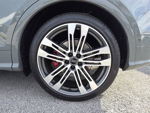 Used 2019 Audi SQ5 Prestige w/ Prestige Package image 16