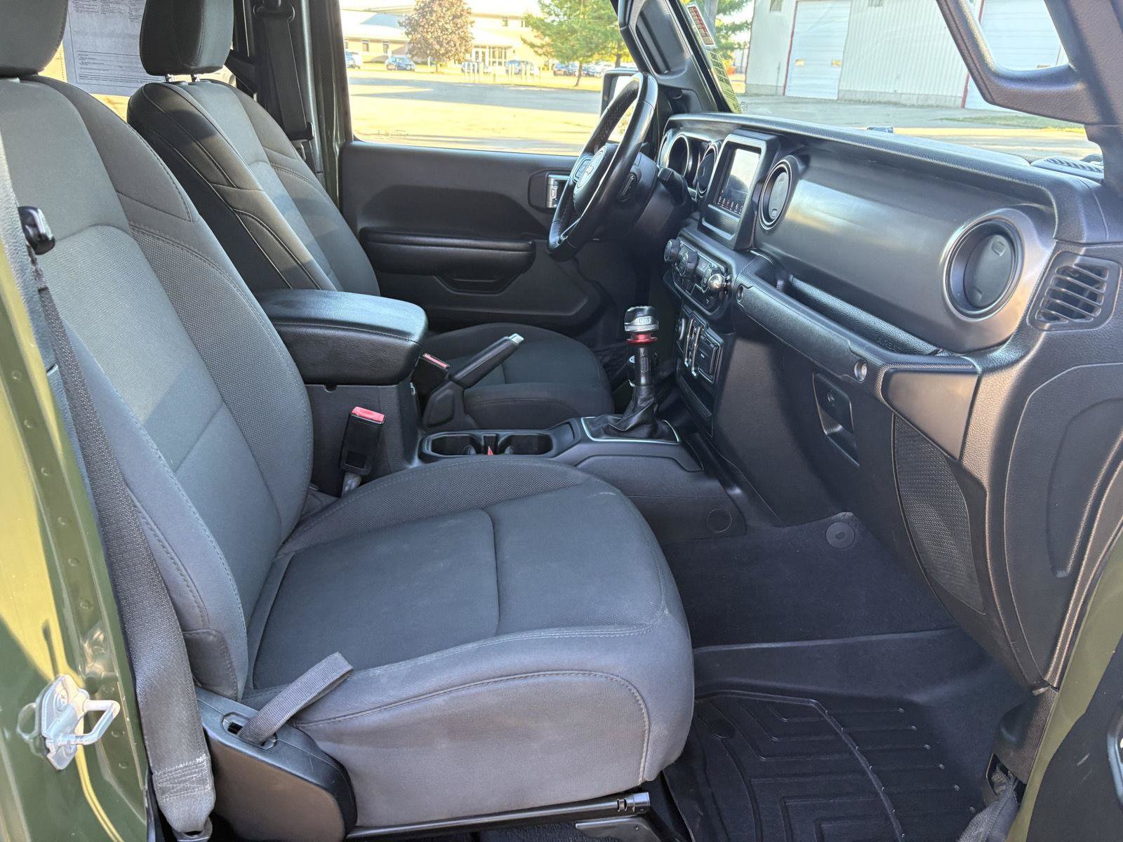 Used 2021 Jeep Gladiator Sport AWD/4WD image 17