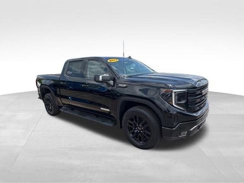 Used 2024 GMC Sierra 1500 Elevation w/ Elevation Premium Package AWD/4WD image 3