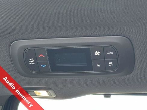 New 2026 Chrysler Pacifica Limited w/ S Appearance Package image 31