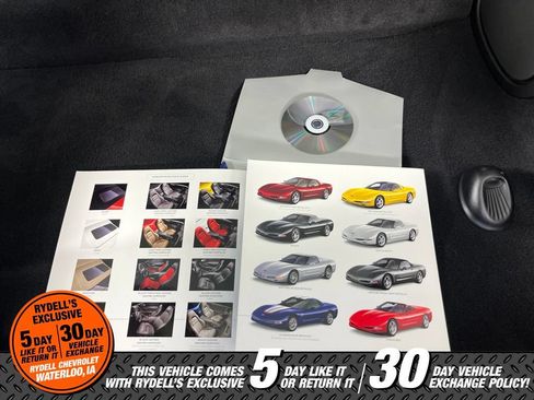 Used 2004 Chevrolet Corvette Coupe RWD image 18