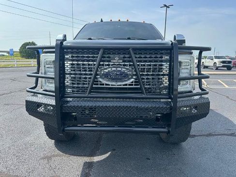 Certified 2019 Ford F250 Platinum w/ Platinum Ultimate Package AWD/4WD image 3