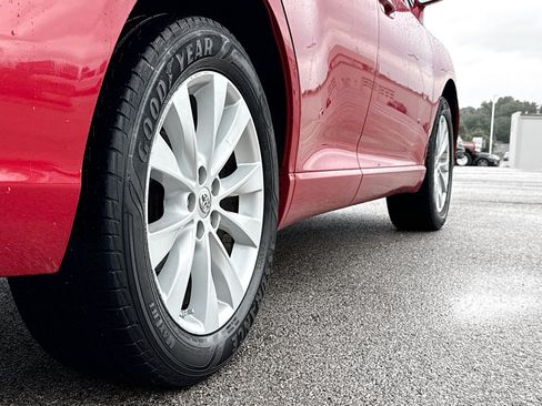 Used 2015 Toyota Venza LE AWD/4WD image 16