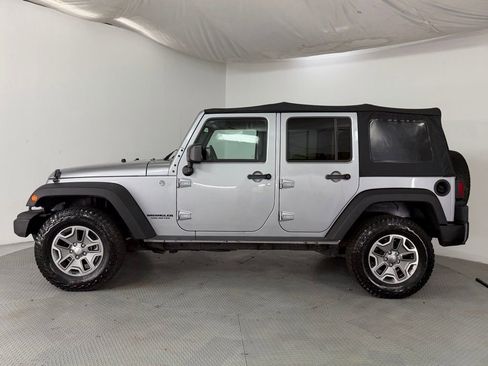 Used 2015 Jeep Wrangler Unlimited Rubicon w/ Connectivity Group AWD/4WD image 4