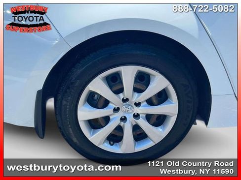 Used 2022 Toyota Corolla LE FWD image 14
