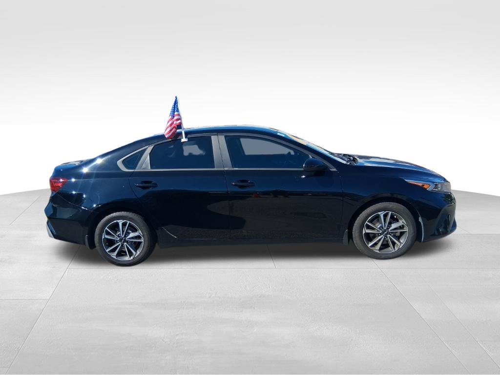 Used 2023 Kia Forte LXS FWD image 4