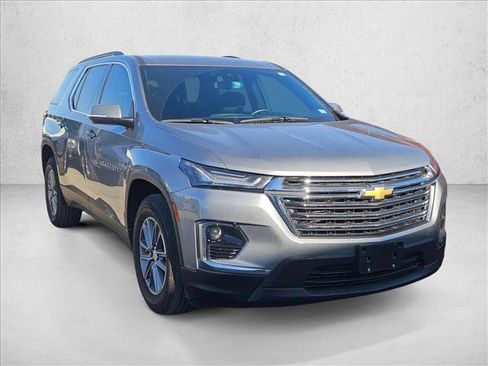 Certified 2023 Chevrolet Traverse LT image 3