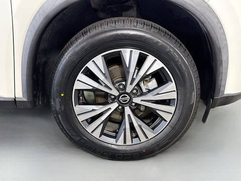 Used 2021 Nissan Rogue SV AWD/4WD image 32