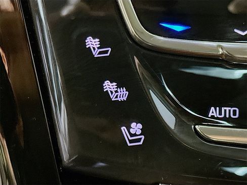 Used 2020 Cadillac Escalade Premium Luxury image 24