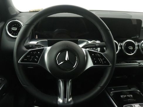 Used 2026 Mercedes-Benz GLB 250 image 10