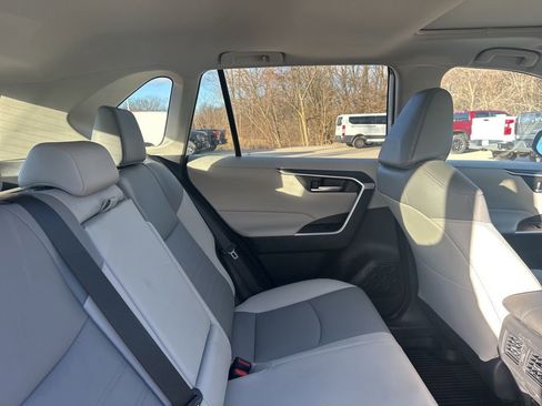 Used 2025 Toyota RAV4 XLE Premium image 11