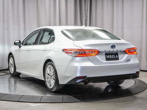 Used 2020 Toyota Camry XLE w/ Carpet Mat Package image 8