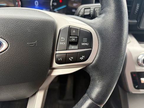 Used 2022 Ford Explorer XLT w/ Equipment Group 202A AWD/4WD image 16