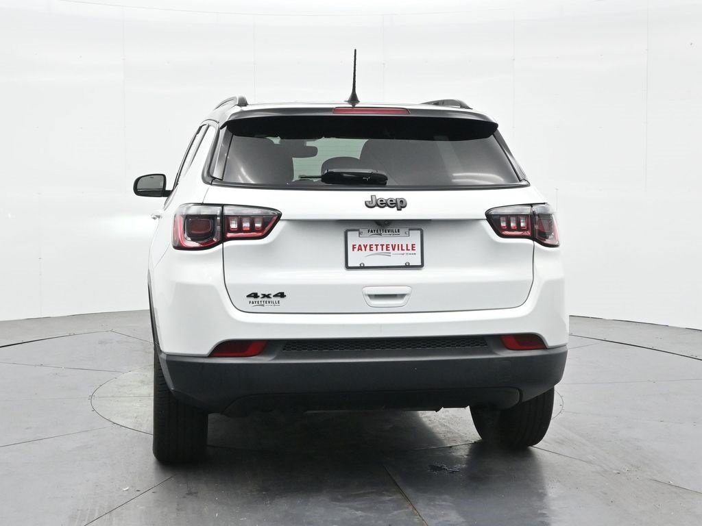 Used 2023 Jeep Compass Latitude AWD/4WD image 7
