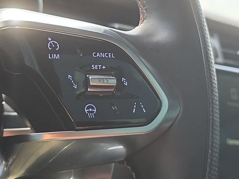 Used 2021 Jaguar F-PACE SVR AWD/4WD image 18