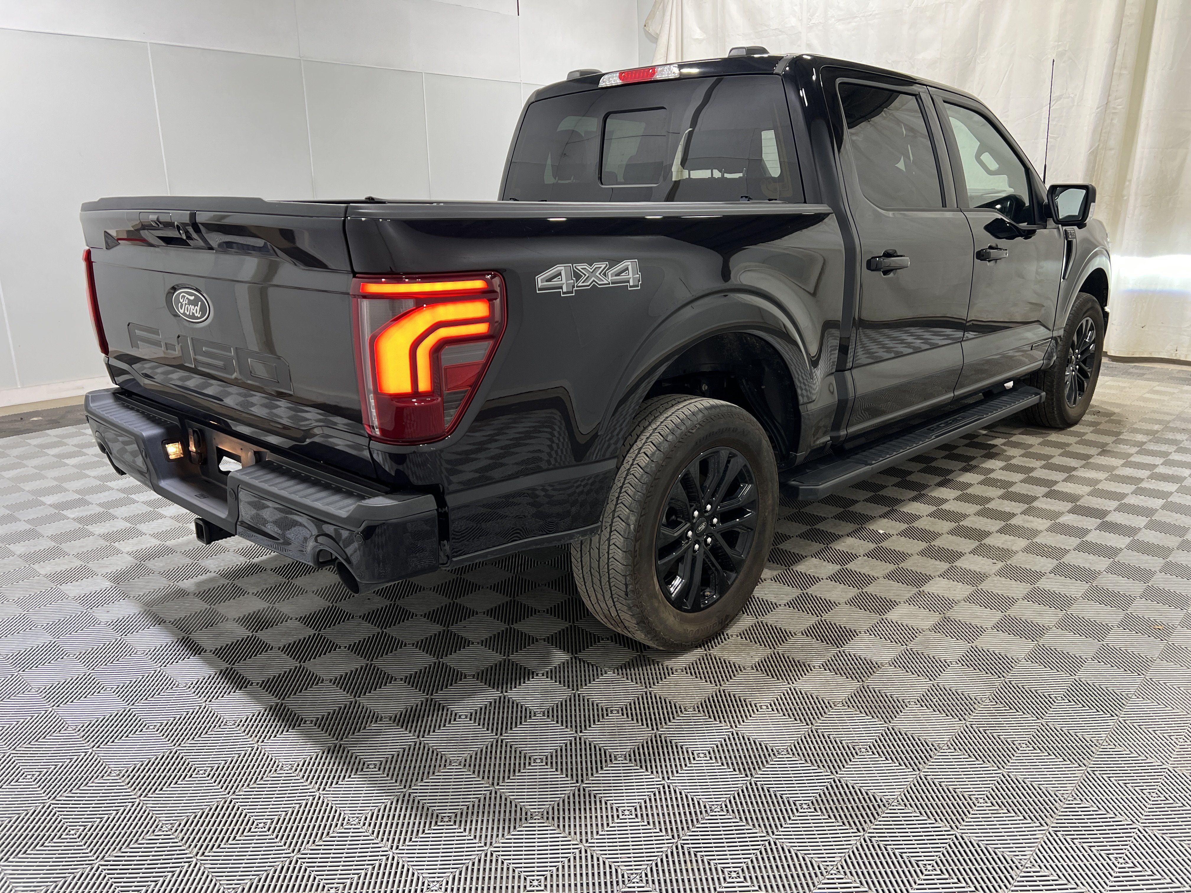 Used 2024 Ford F150 Lariat w/ Equipment Group 502A High AWD/4WD image 3