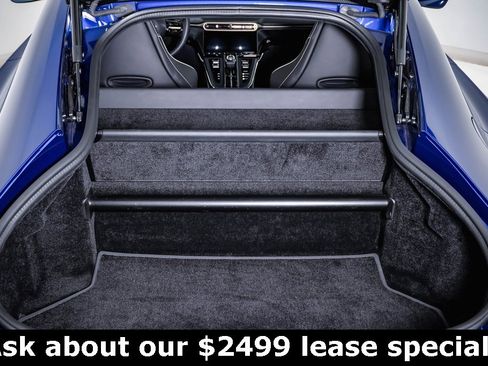 Used 2025 Aston Martin V8 Vantage Coupe image 31