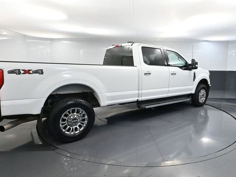 Used 2022 Ford F250 XLT w/ XLT Premium Package image 6