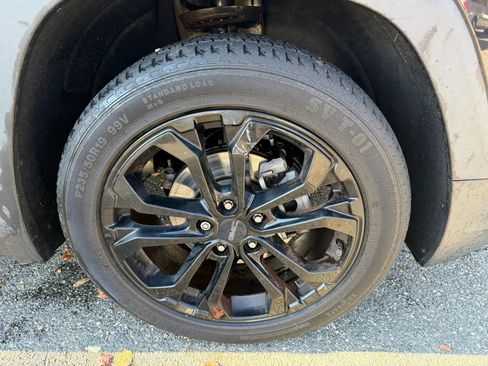 Used 2019 GMC Terrain SLE w/ Driver Convenience Package AWD/4WD image 9