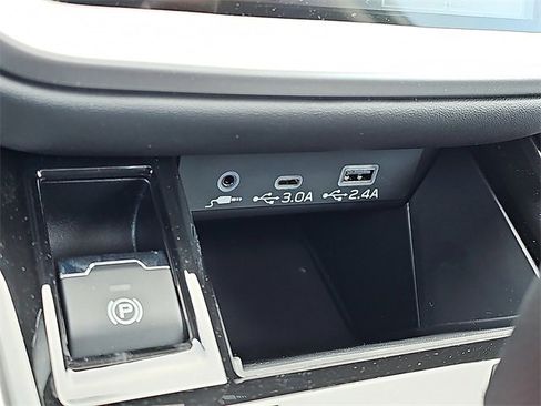 Certified 2025 Subaru Outback Premium image 25
