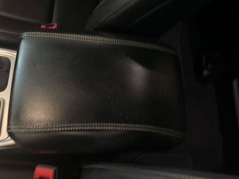 Used 2020 Ford Explorer XLT w/ Equipment Group 202A AWD/4WD image 19