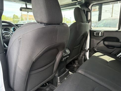 Used 2023 Jeep Wrangler Unlimited w/ Cold Weather Group AWD/4WD image 13