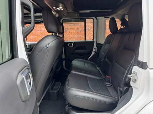 Used 2022 Jeep Wrangler Unlimited Sahara w/ Cold Weather Group image 22