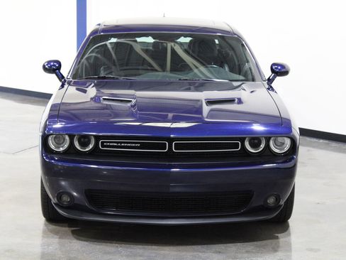 Used 2016 Dodge Challenger SXT Plus image 7
