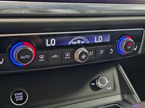 New 2025 Audi Q3 2.0T Premium image 26