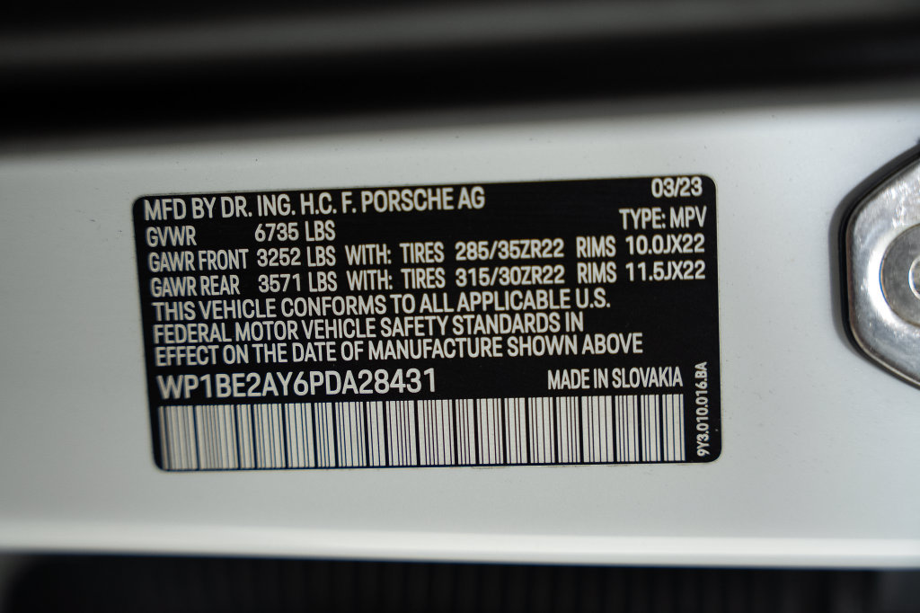 Used 2023 Porsche Cayenne Coupe AWD/4WD image 40