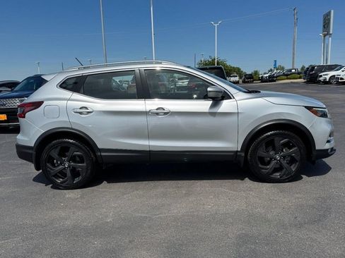 Used 2022 Nissan Rogue Sport SL w/ Premium Package AWD/4WD image 2