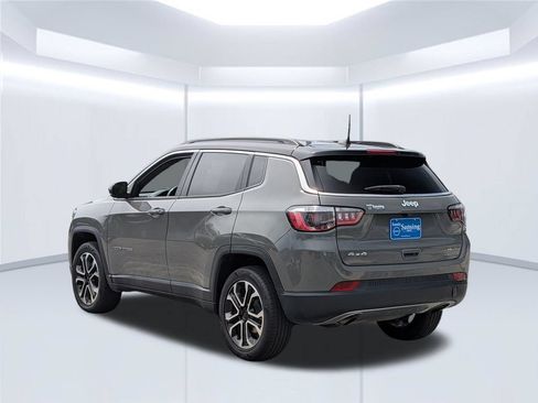 Used 2023 Jeep Compass Limited AWD/4WD image 3