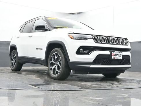 Used 2025 Jeep Compass Limited AWD/4WD image 44