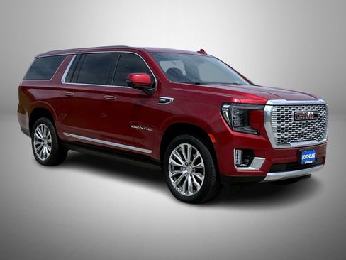 Used 2023 GMC Yukon XL Denali AWD/4WD image 3