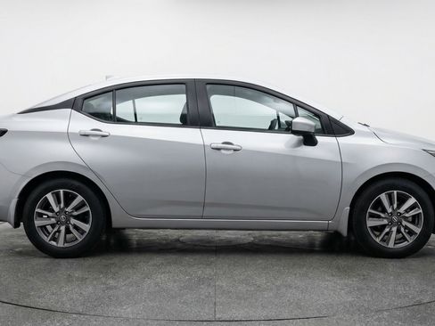 Used 2025 Nissan Versa SV image 11