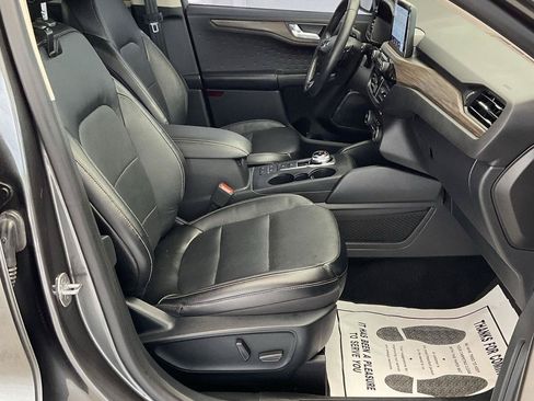 Used 2020 Ford Escape Titanium w/ Titanium Premium Package 2.0 AWD/4WD image 12